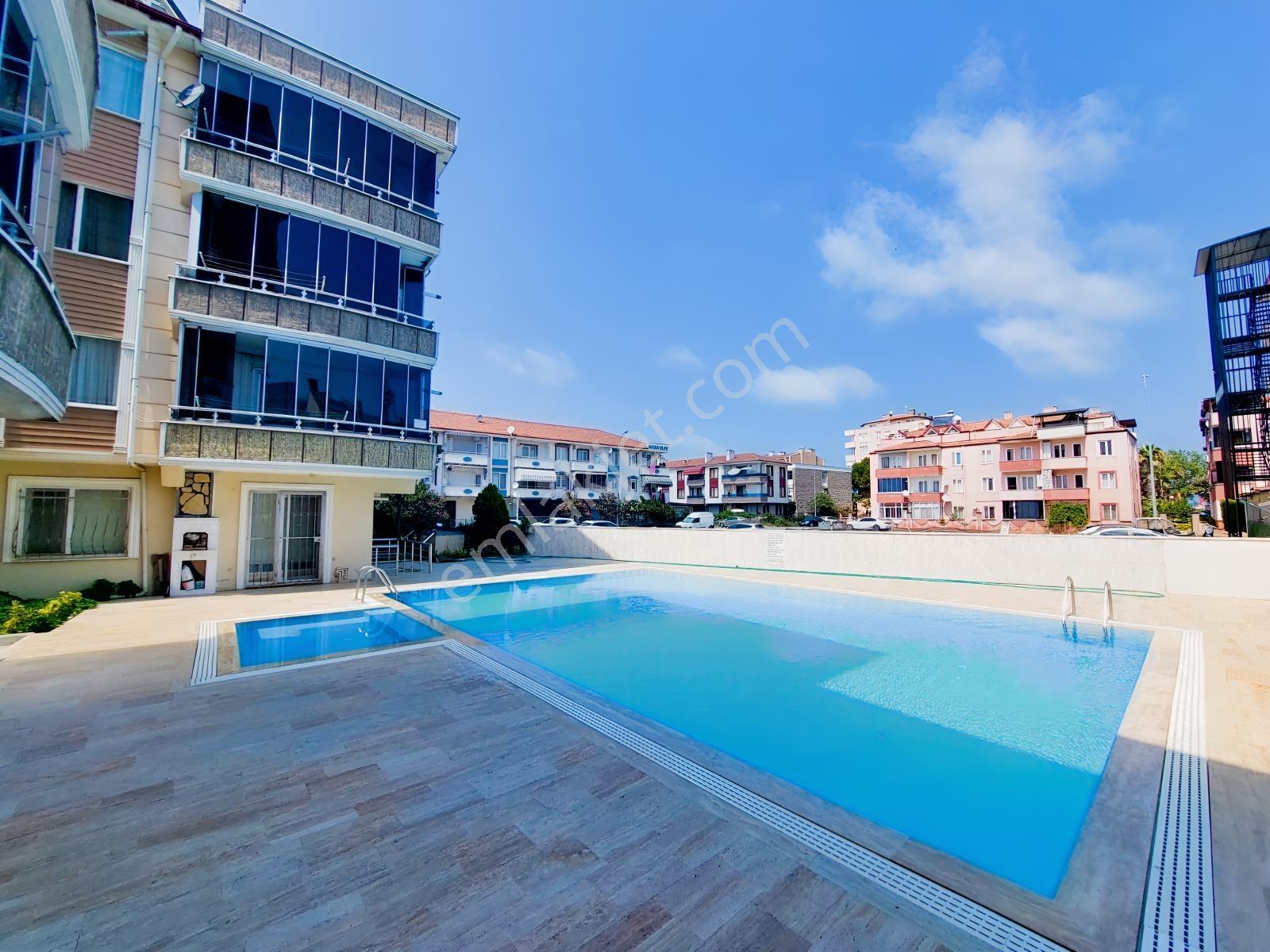 Karasu Sahil Merkezde Site İçinde Havuz Manzaralı 2+1 — fotoğraf 2