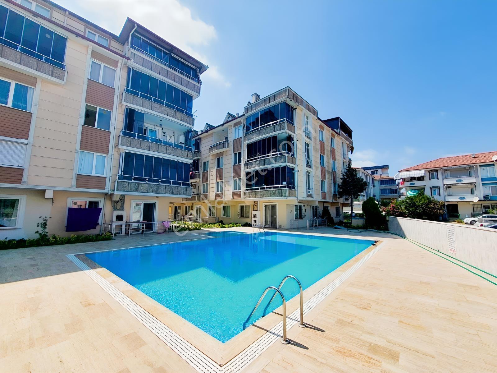 Karasu Sahil Merkezde Site İçinde Havuz Manzaralı 2+1 — fotoğraf 4