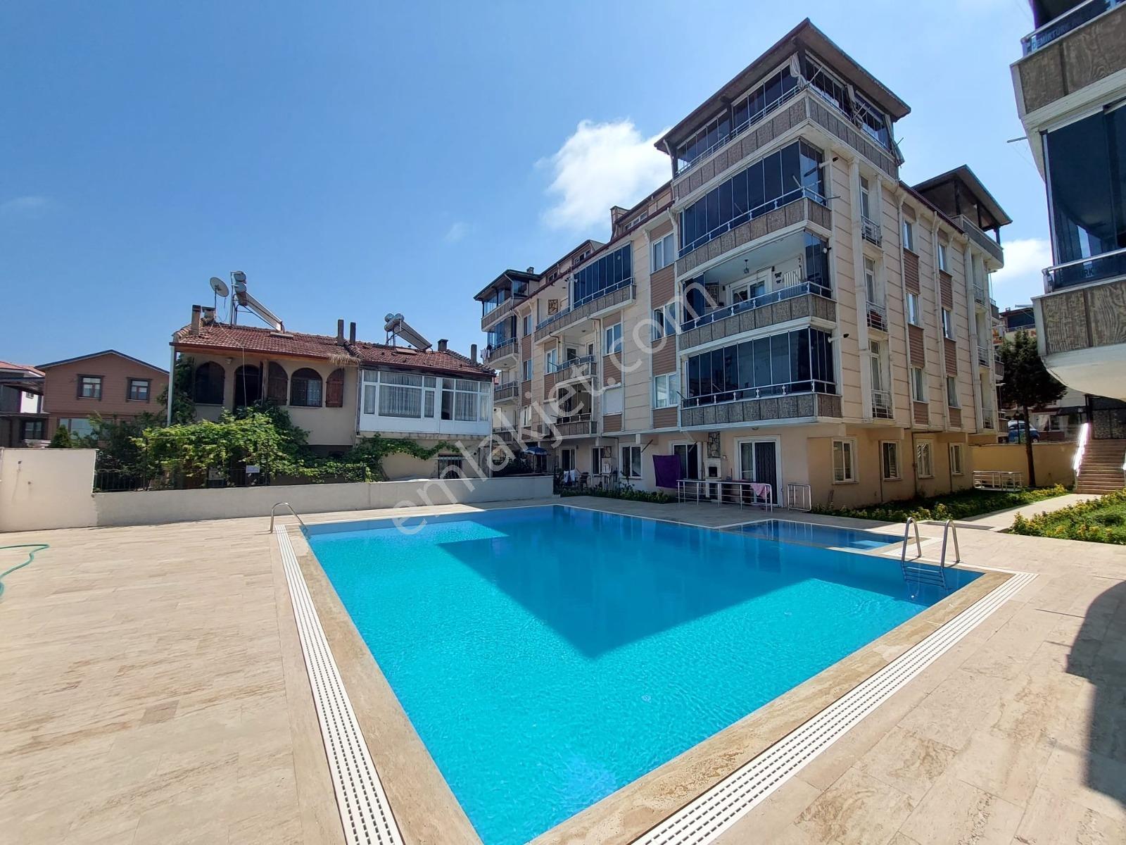 Karasu Sahil Merkezde Site İçinde Havuz Manzaralı 2+1 — fotoğraf 7