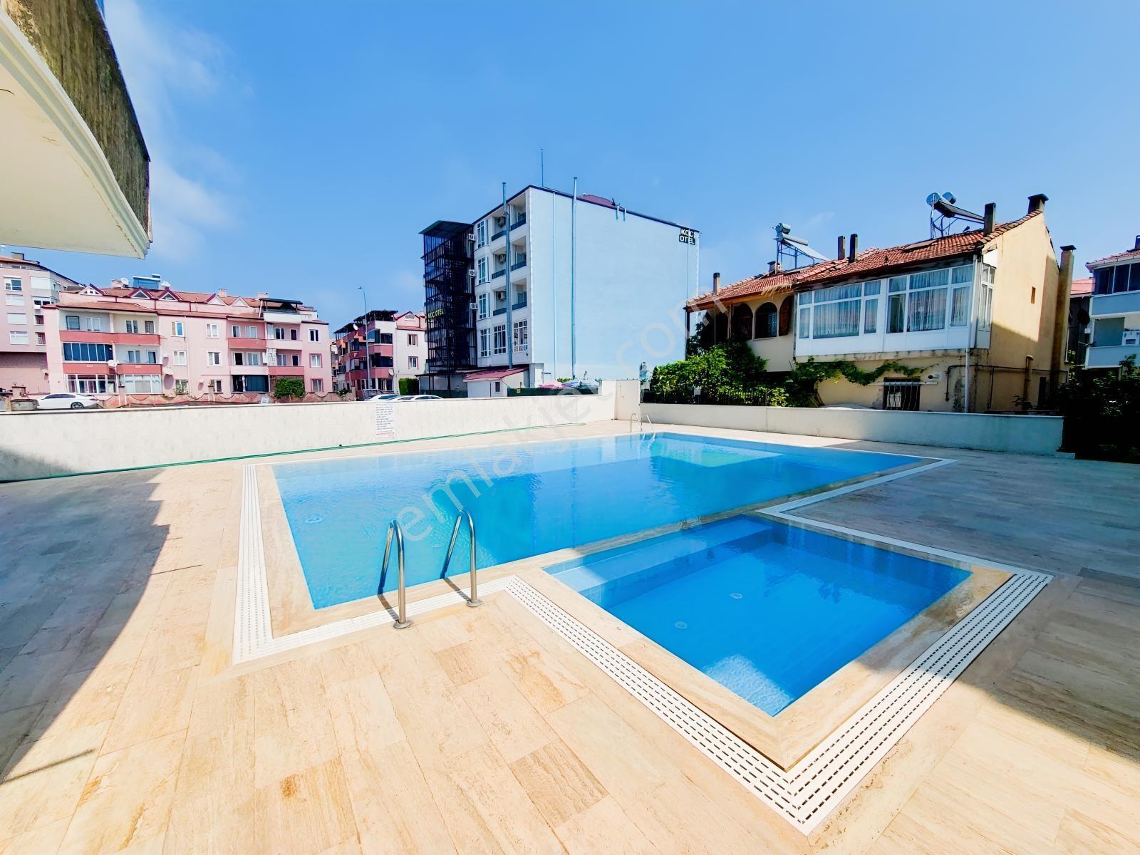 Karasu Sahil Merkezde Site İçinde Havuz Manzaralı 2+1 — fotoğraf 8
