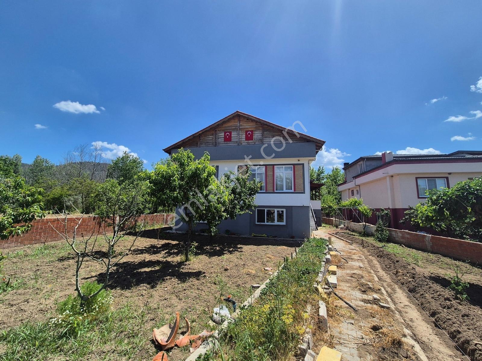 Artı'dan İnönü'de 860m2 Arsa İçerisinde Çay Cepheli Müstakil Ev — fotoğraf 2