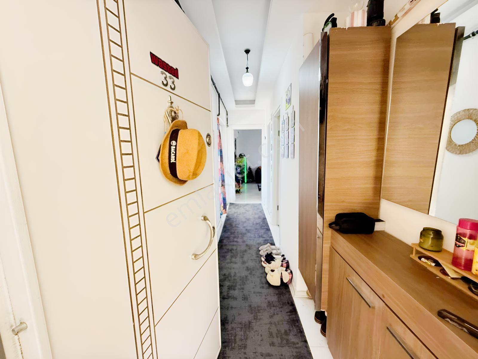Çiğli Evka 5 Efecity'de 1+1 Teraslı Satılık Daire — fotoğraf 3