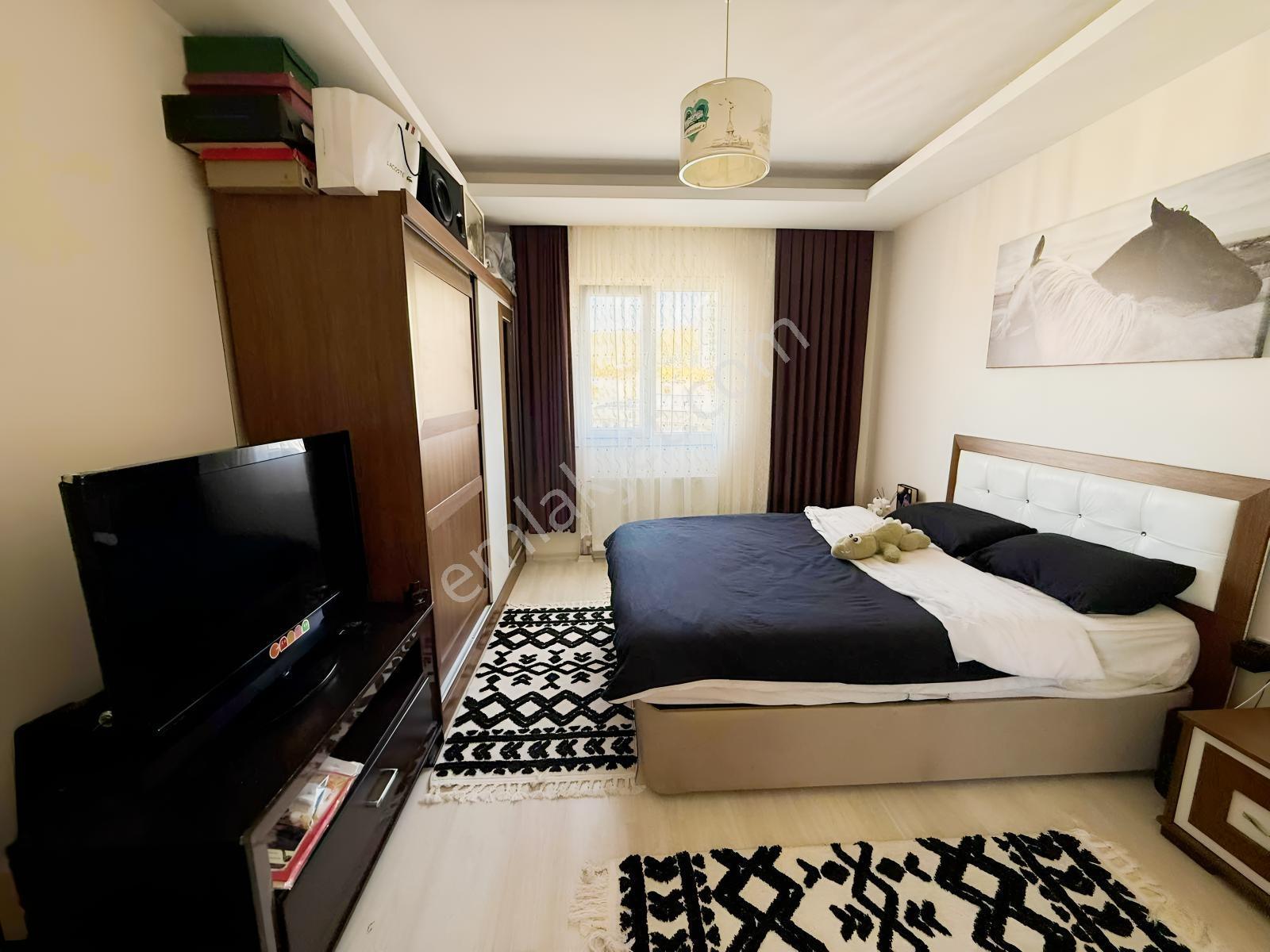 Çiğli Evka 5 Efecity'de 1+1 Teraslı Satılık Daire — fotoğraf 6