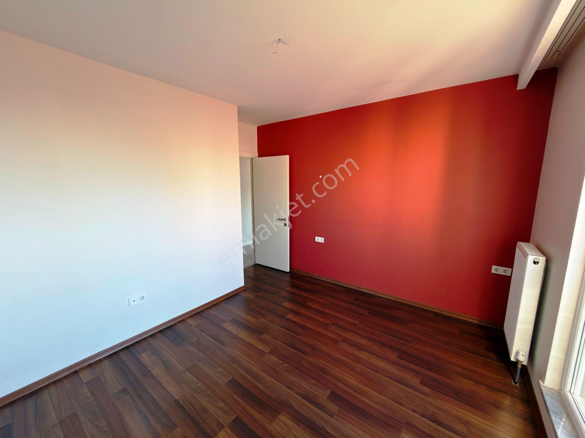 Bostancıda 3 Yıllık İskanlı Kısmi Manzara 7.kat Boş Satılık 2+1 — fotoğraf 18