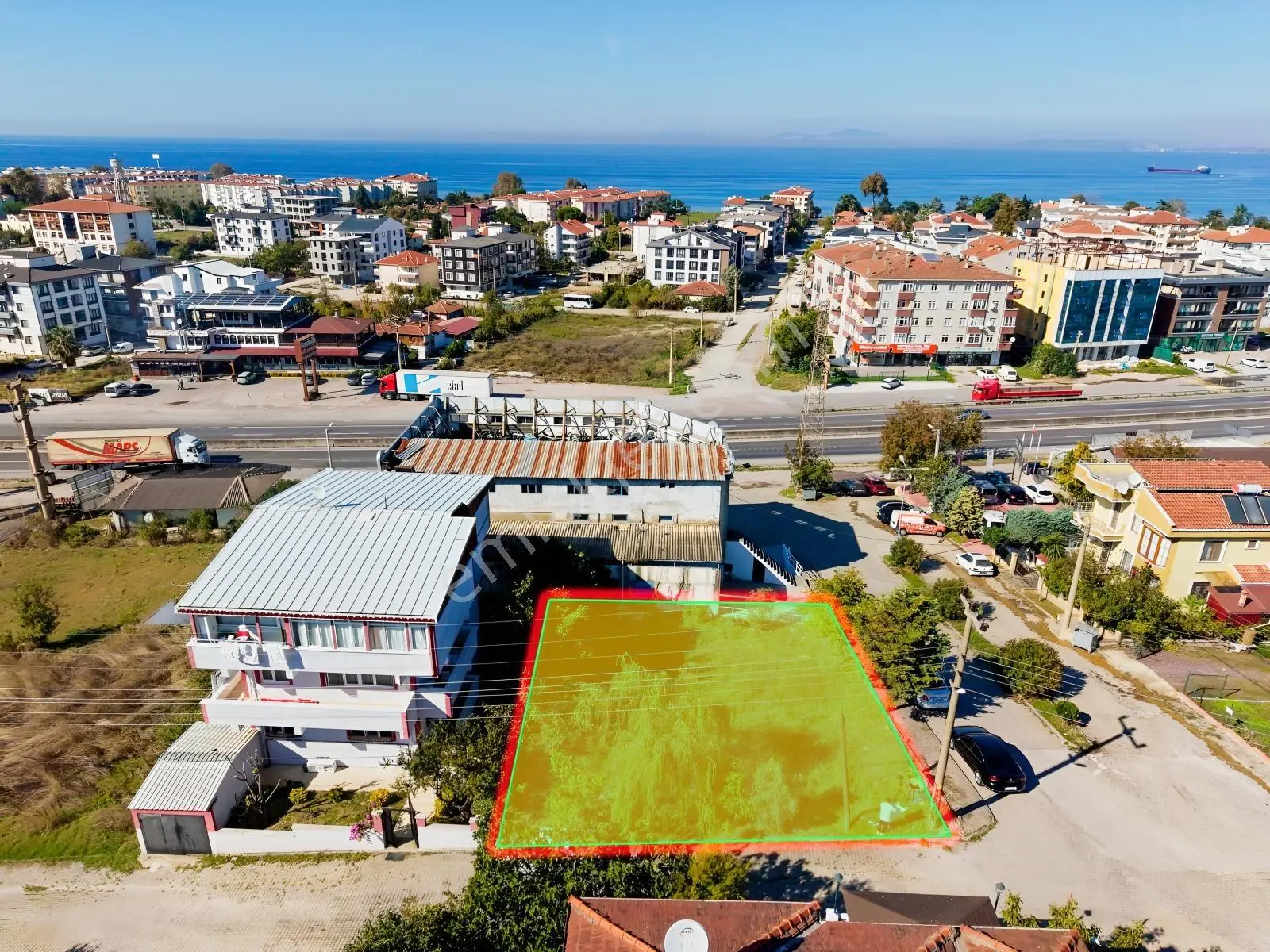 Yalova'da İzmit Yoluna 1 Parsel İçeride 4 Kat İmarlı Köşe Arsa — fotoğraf 2