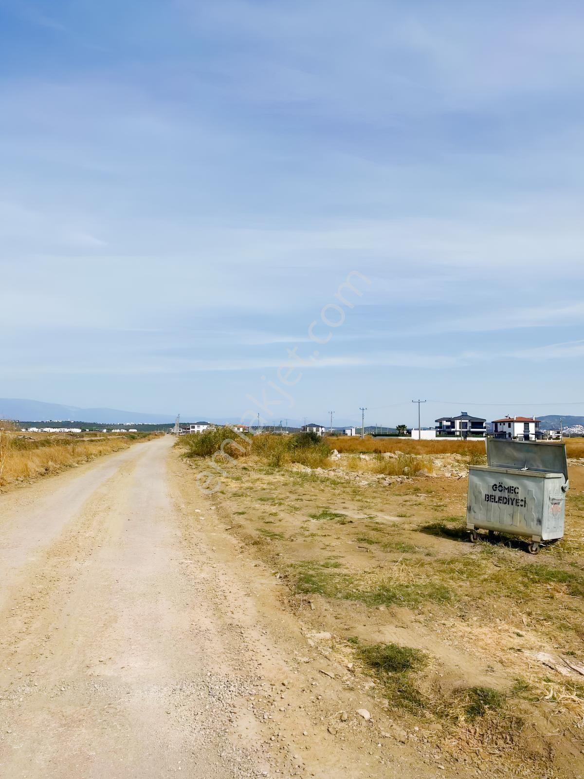 Gömeç Kemalpaşada 302 M2 Müstakil 15/30 Villa İmarlı Parsel Arsa — fotoğraf 7