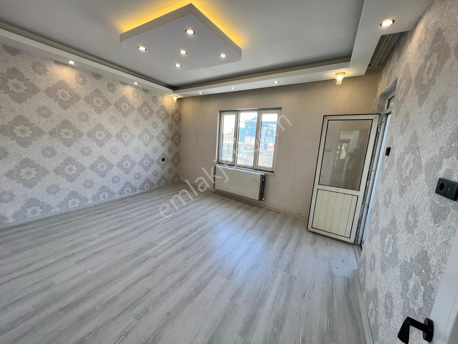İstiklal'de Cadde Üzeri Ful Bakımlı 3 Katlı Müstakil Bina — fotoğraf 2