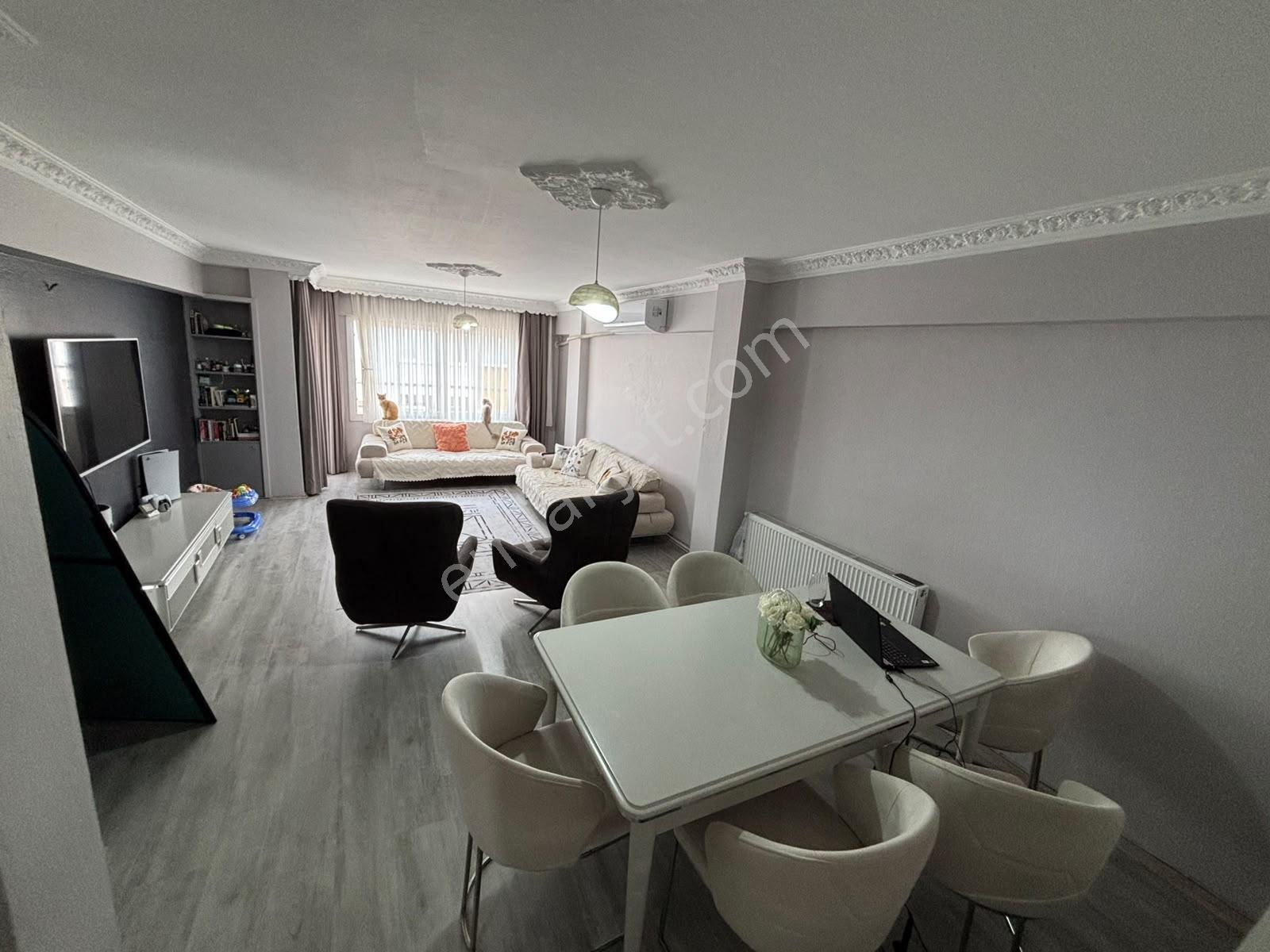 Turpa'dan Ordu Caddesinde Satılık Arakat 3+1 Daire — fotoğraf 2