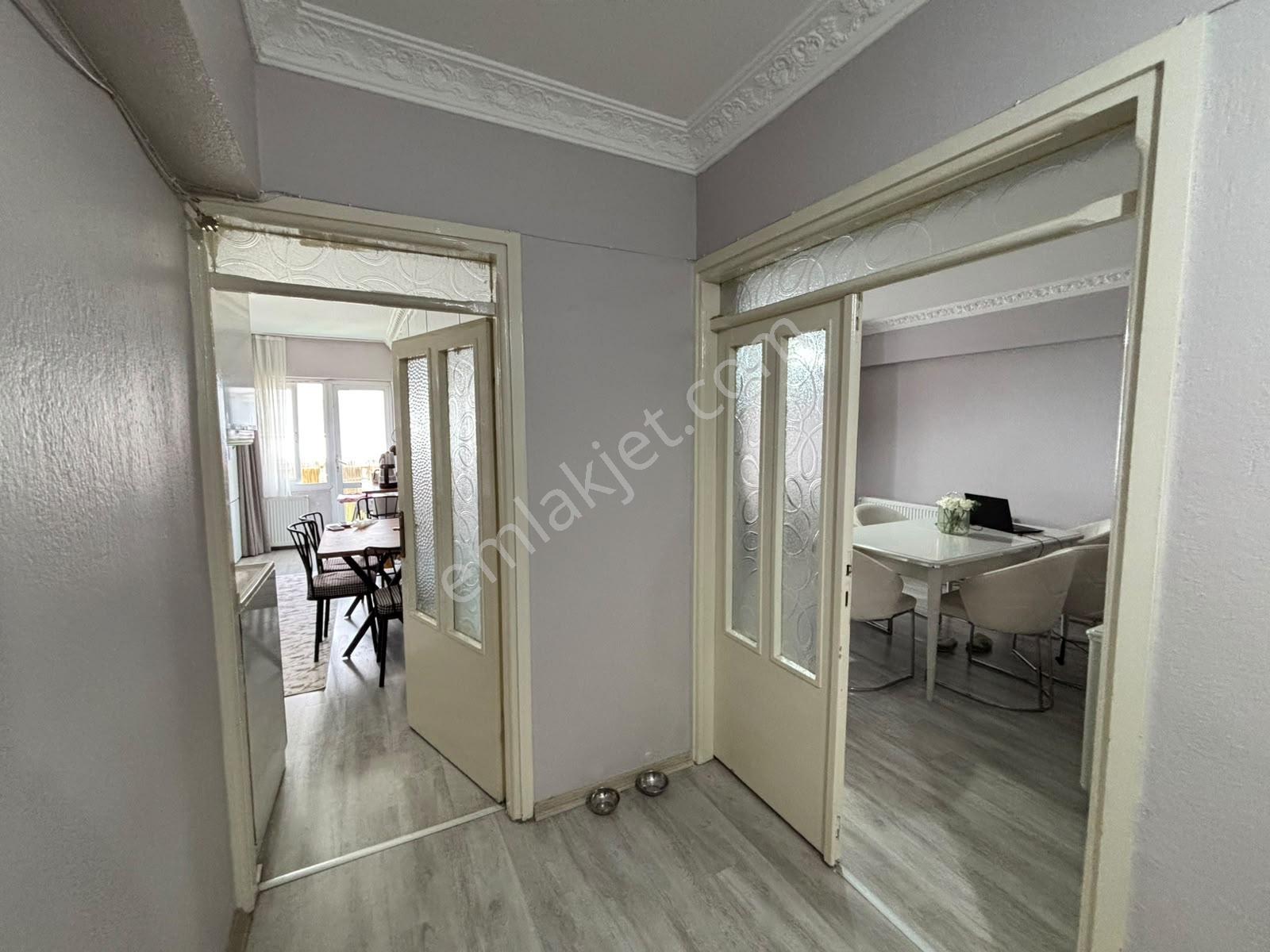 Turpa'dan Ordu Caddesinde Satılık Arakat 3+1 Daire — fotoğraf 8