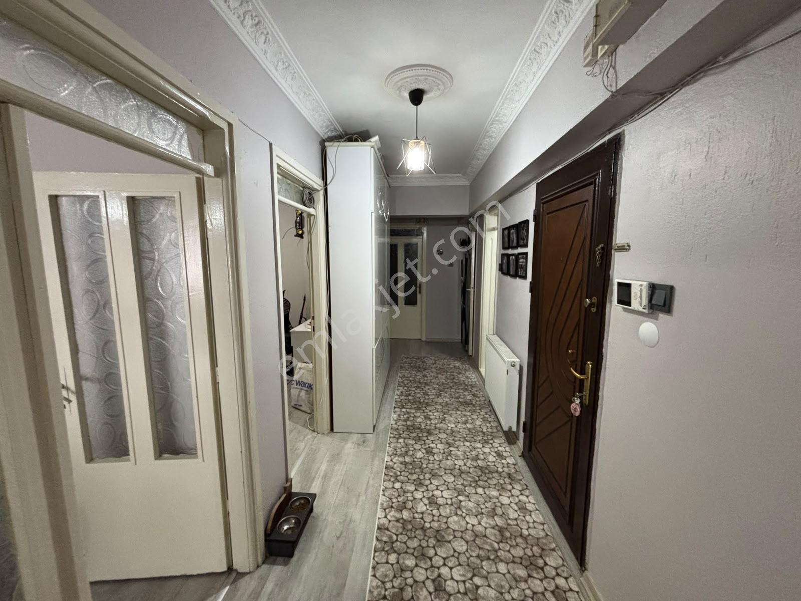 Turpa'dan Ordu Caddesinde Satılık Arakat 3+1 Daire — fotoğraf 9