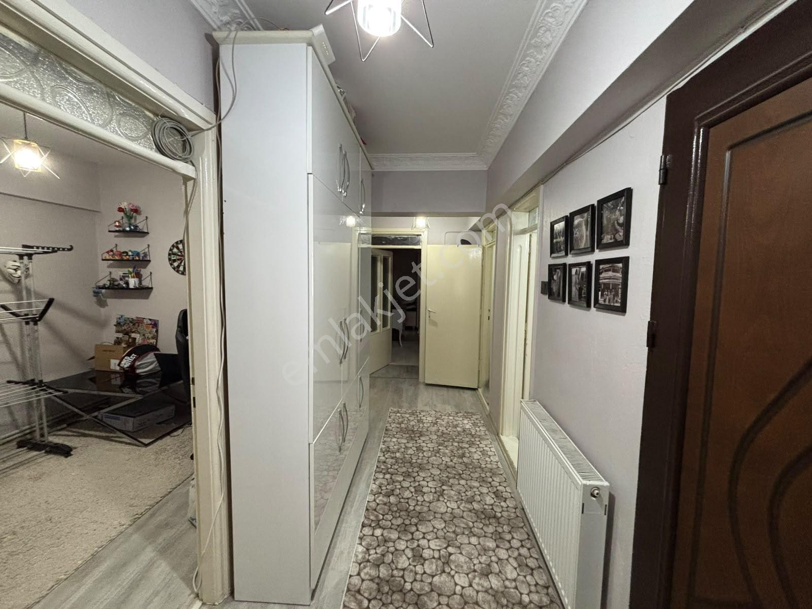 Turpa'dan Ordu Caddesinde Satılık Arakat 3+1 Daire — fotoğraf 10