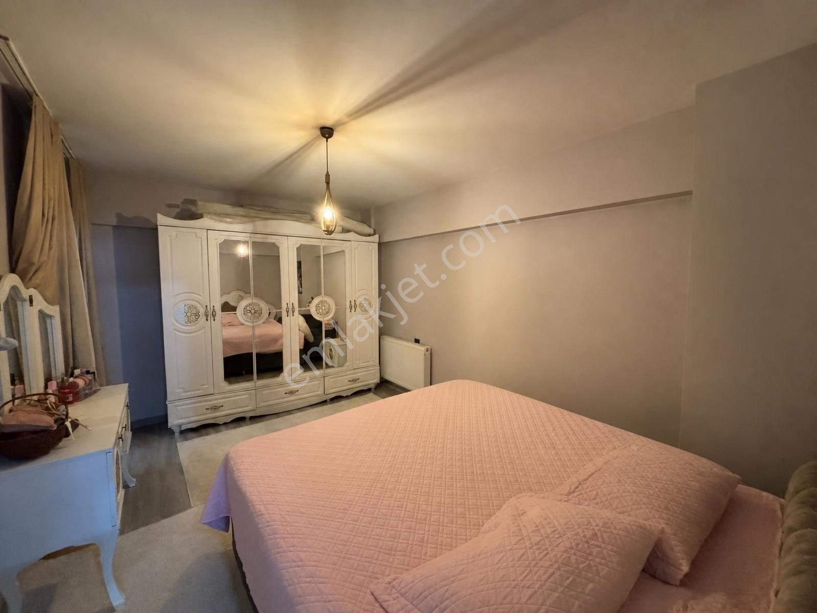 Turpa'dan Ordu Caddesinde Satılık Arakat 3+1 Daire — fotoğraf 16
