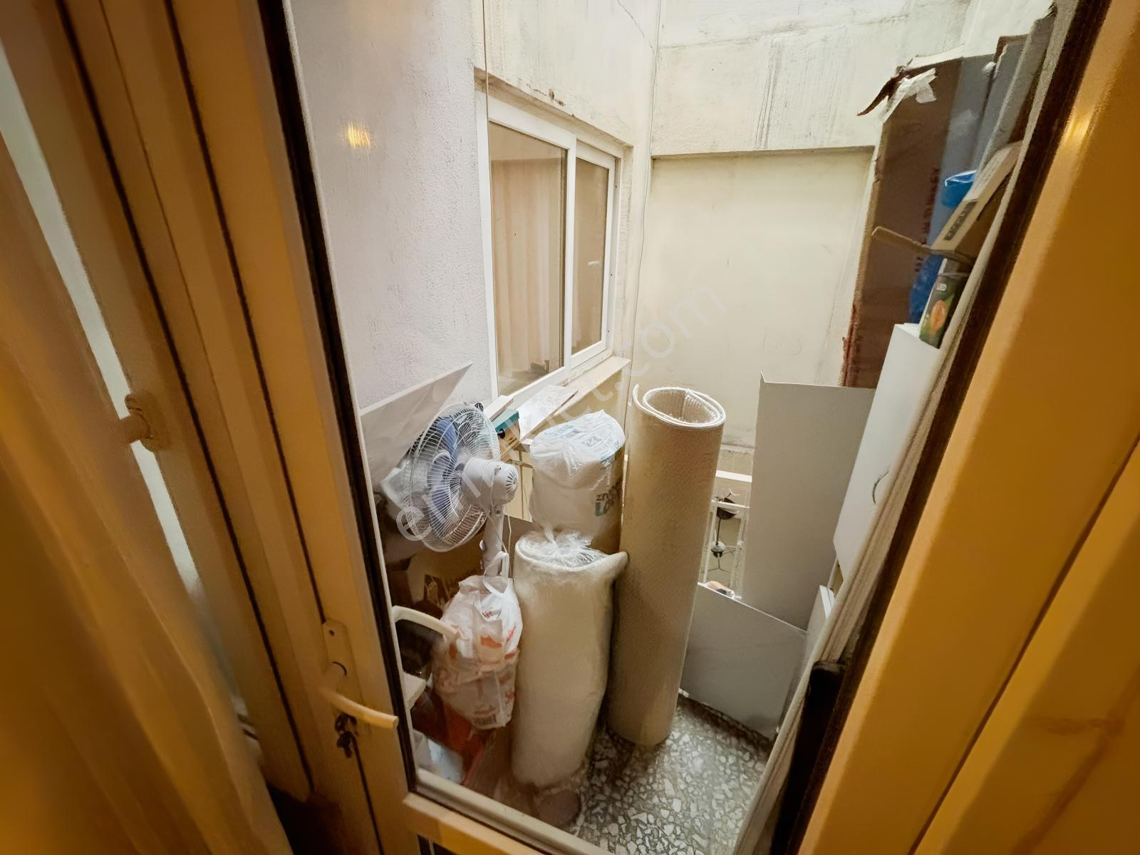 Turpa'dan Ordu Caddesinde Satılık Arakat 3+1 Daire — fotoğraf 24