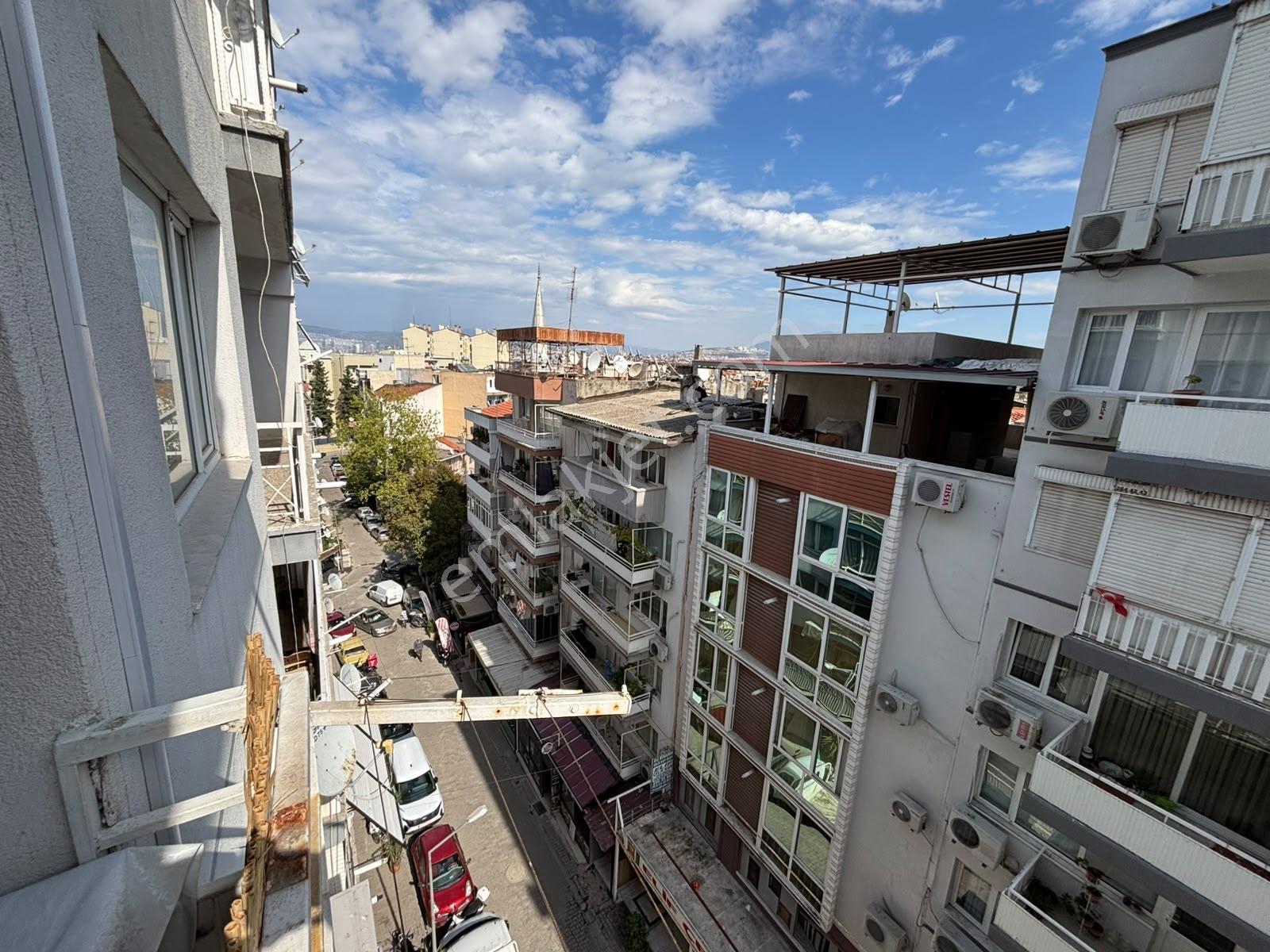 Turpa'dan Ordu Caddesinde Satılık Arakat 3+1 Daire — fotoğraf 28
