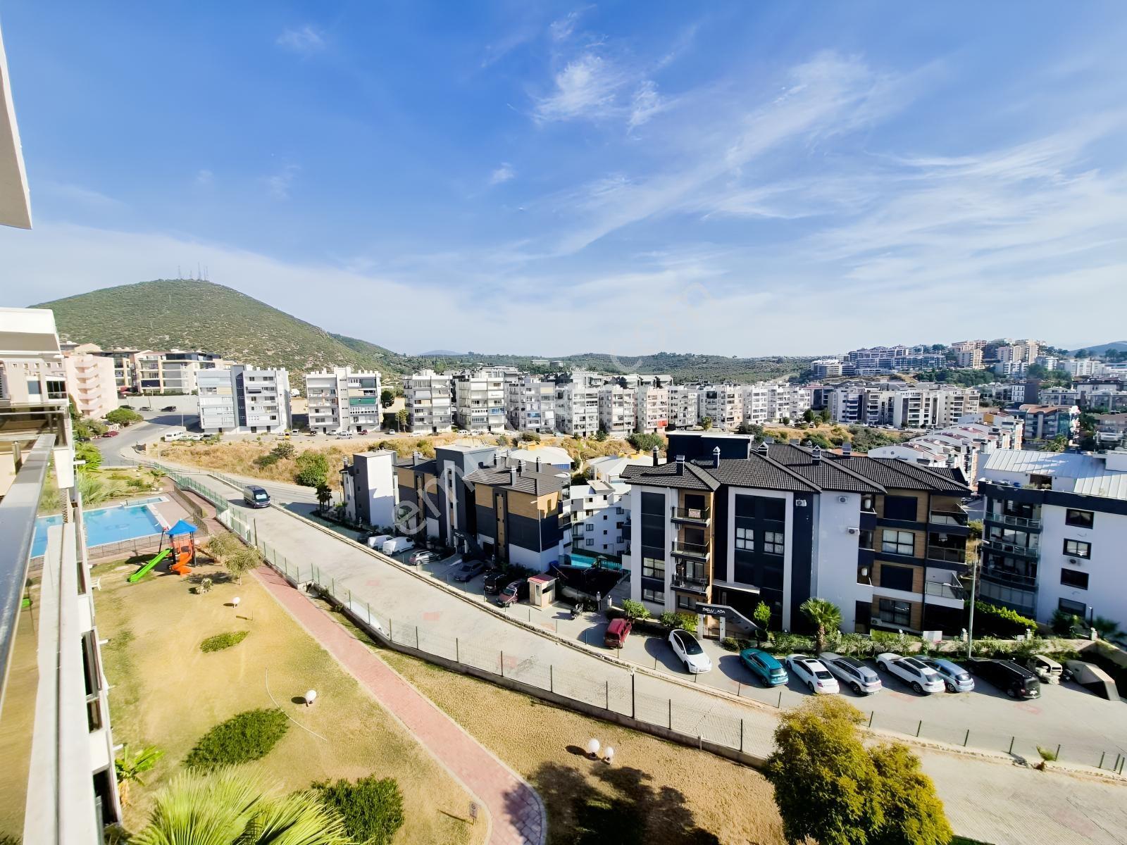 Yabancıdan Kuşadası Merkezi Ve Havuzlu Kapalı Otopark.3+1 Satılı — fotoğraf 21