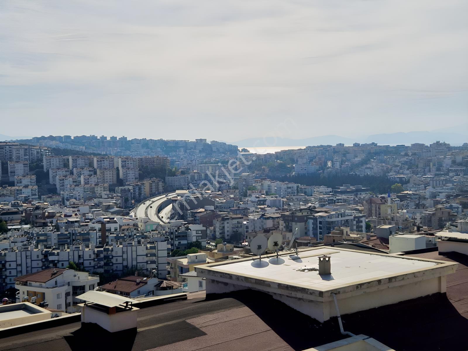Yabancıdan Kuşadası Merkezi Ve Havuzlu Kapalı Otopark.3+1 Satılı — fotoğraf 22