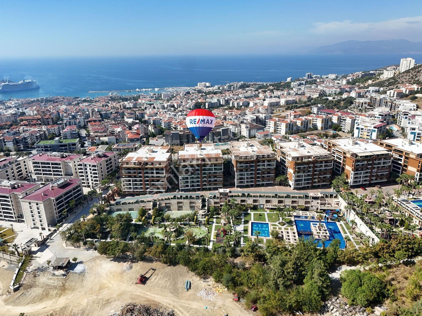Ege Mahallesi Bahçe Katı 4+1 Trend Royal-1 300 M2 Daire — fotoğraf 2