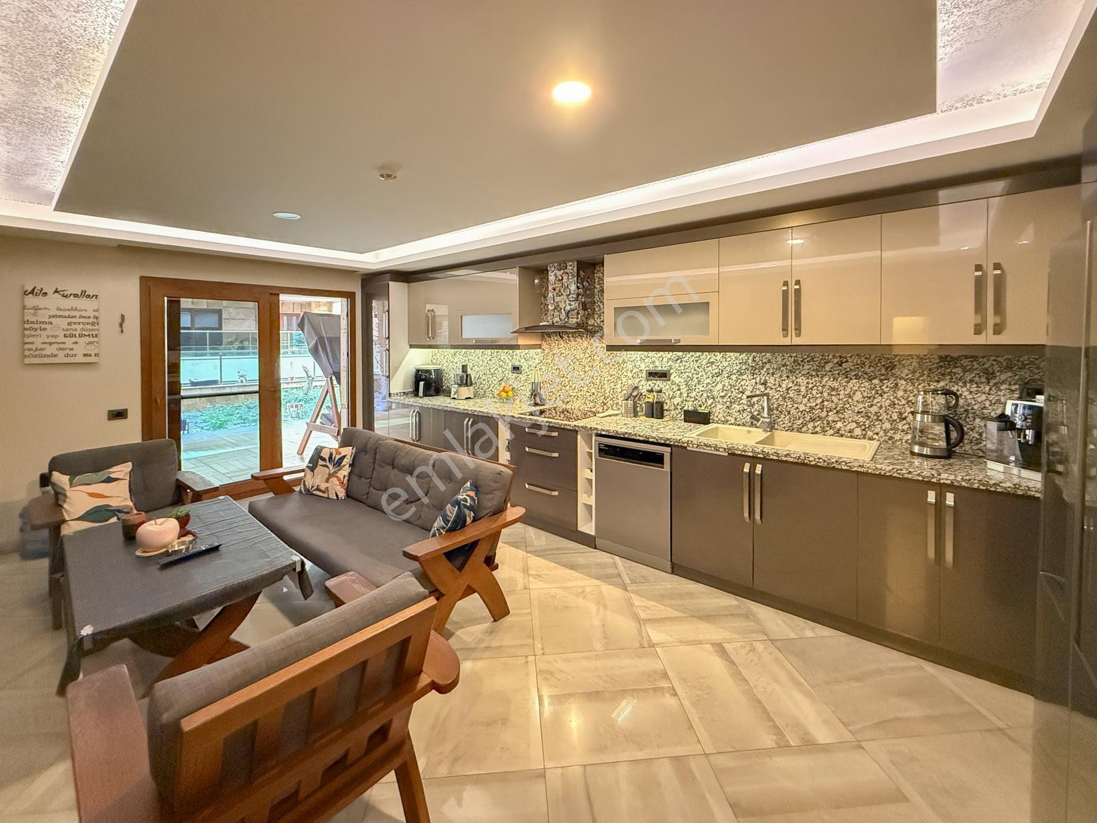 Ege Mahallesi Bahçe Katı 4+1 Trend Royal-1 300 M2 Daire — fotoğraf 8