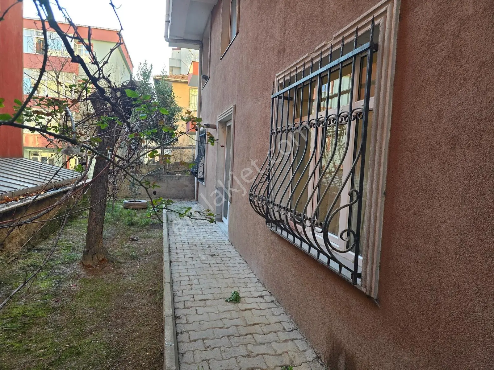 Tepe Üsütünde Masrafsız 2+1 Daire Çok Güzel Konumda — fotoğraf 3