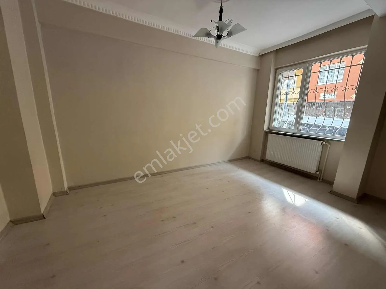 Köprü Emlaktan Gazi Mah. Satılık 2+1 Balkonlu Yüksek Giriş — fotoğraf 3