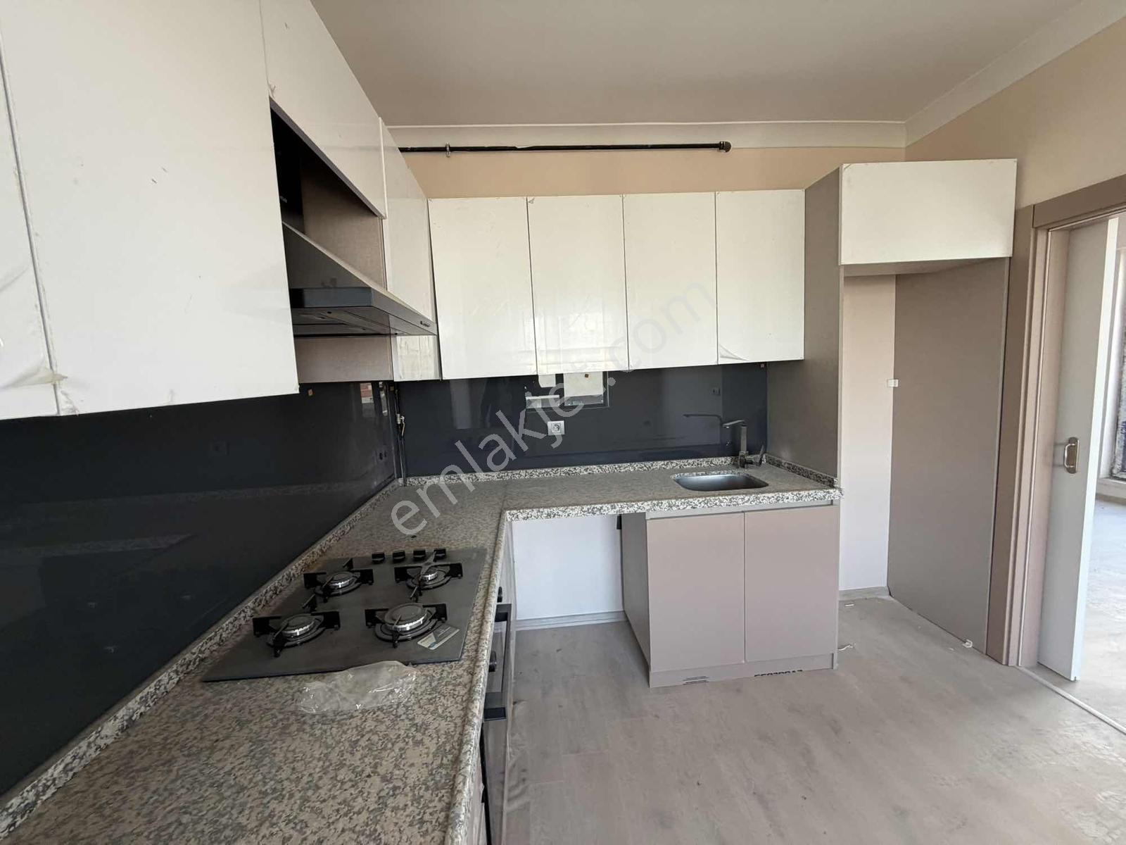 Alaçatı'dan/bağımsız Mutfaklı/iskanlı/jewel Avm Dibinde/teraslı — fotoğraf 5