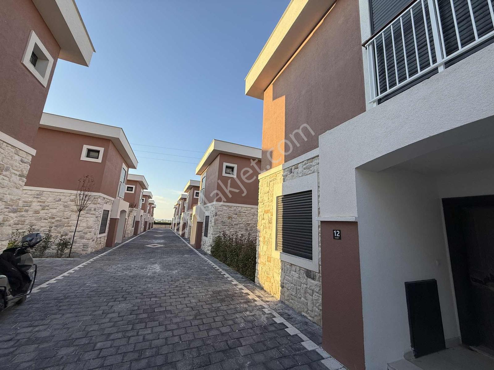 Kuşadası Davutlar Deniz Manzaralı 4+1 Villa — fotoğraf 3