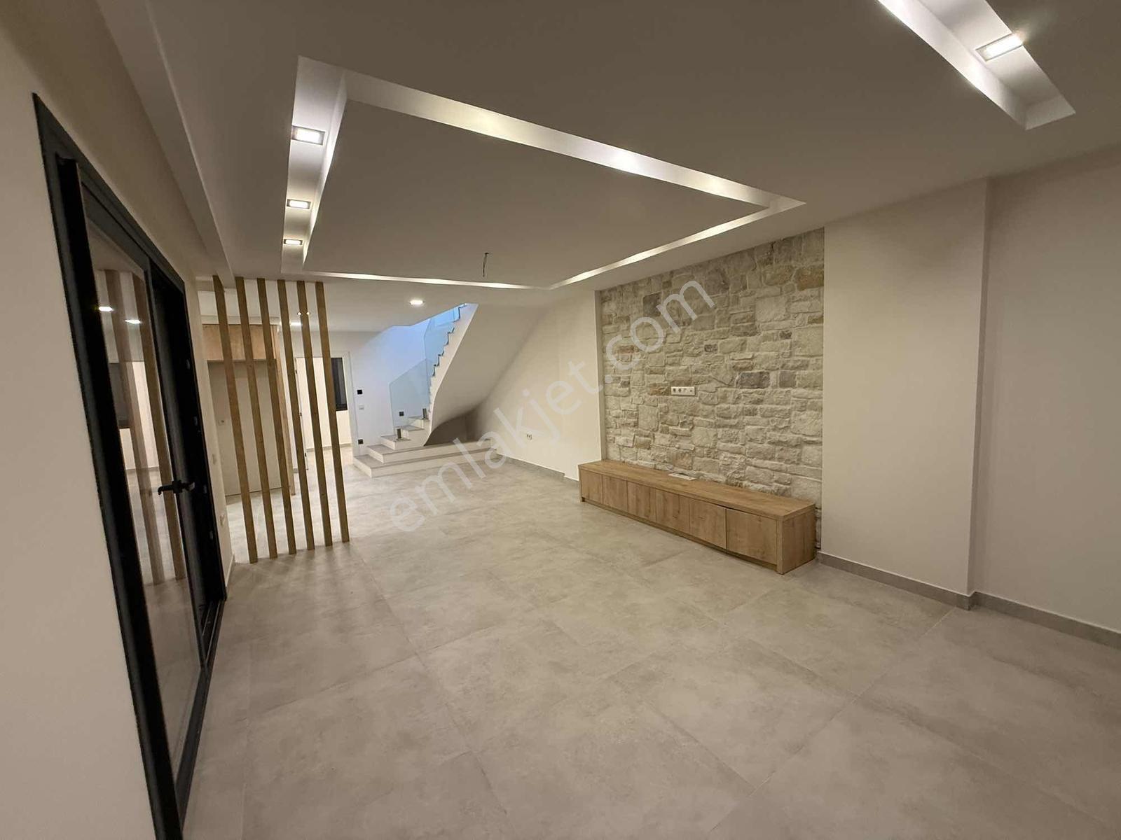 Kuşadası Davutlar Deniz Manzaralı 4+1 Villa — fotoğraf 9