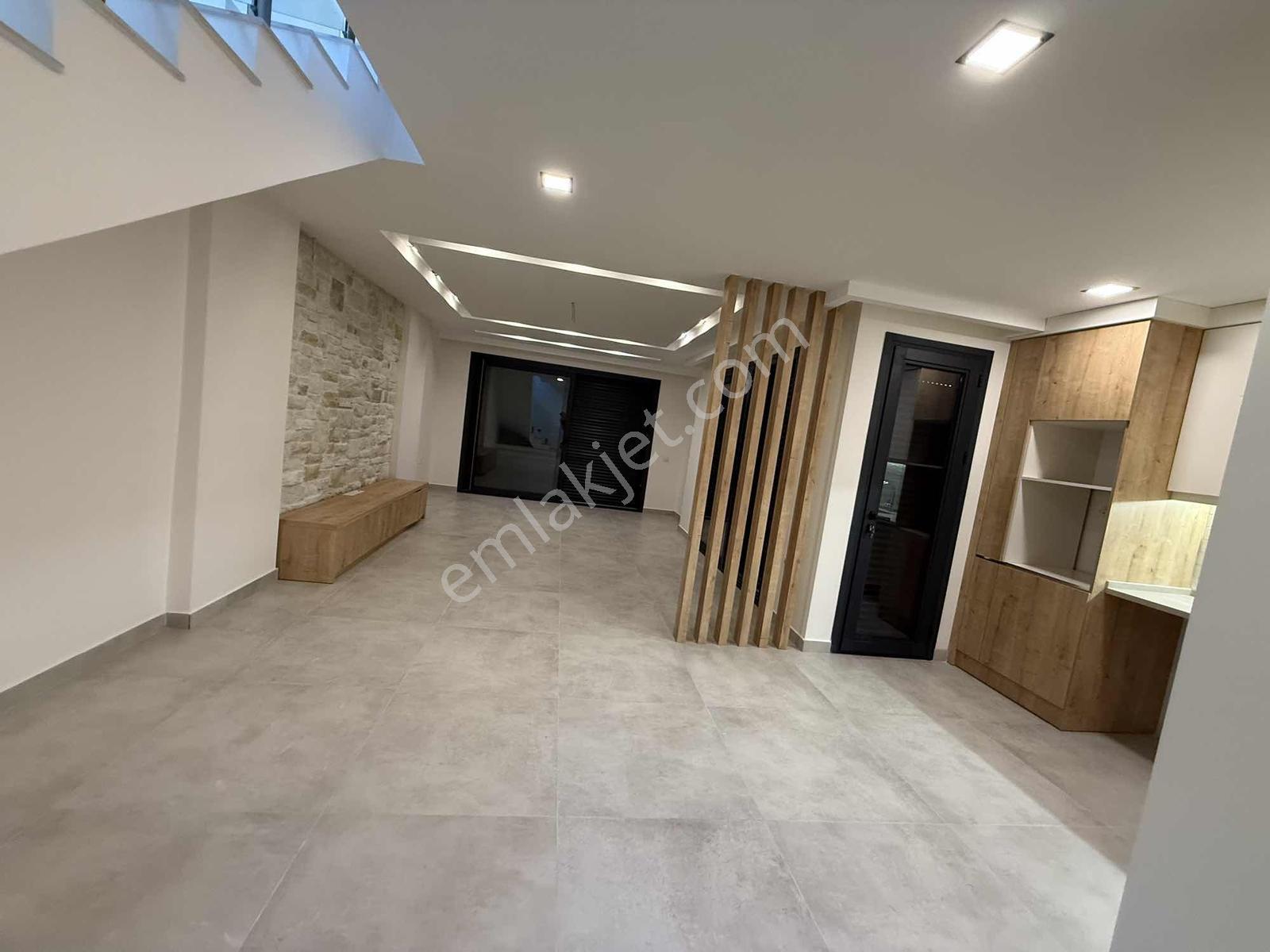 Kuşadası Davutlar Deniz Manzaralı 4+1 Villa — fotoğraf 11