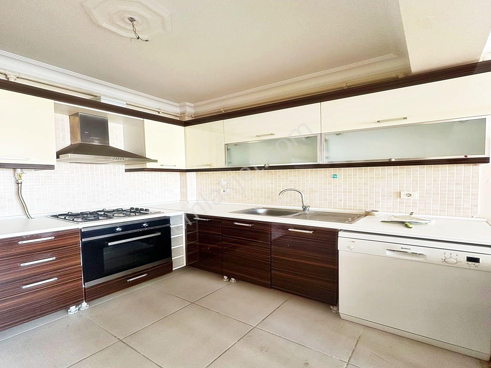 Nes Yapı'dan Beylikdüzün'de Site İçi Balkonlu 1+1 Satılık Daire!! — fotoğraf 2