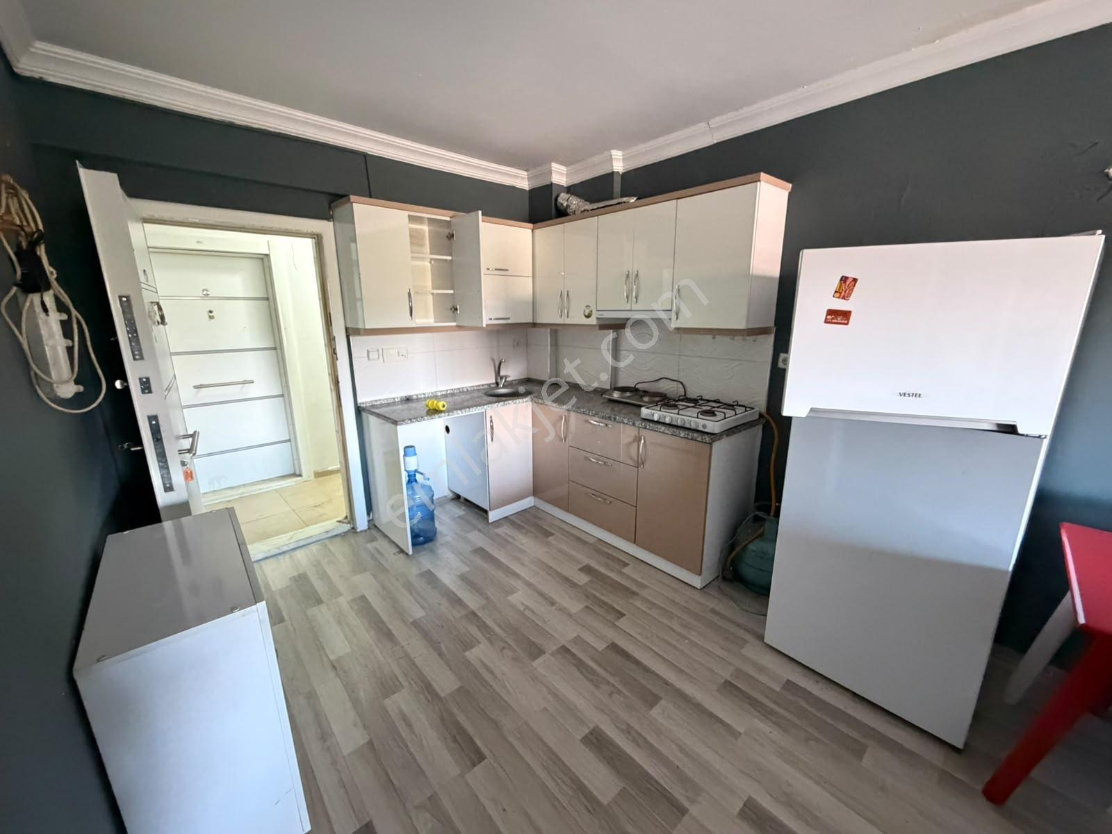 Konut Emlaktan Sümer Mah Satılık 1+1 Eşyalı Daire — fotoğraf 7