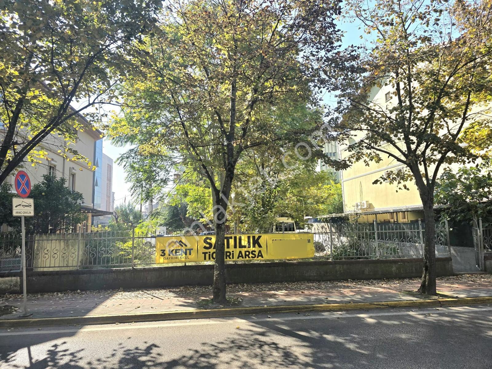 İzmit Körfez Mah. R.karacan Bulvarı 300 M² Satılık Ticari Arsa — fotoğraf 2