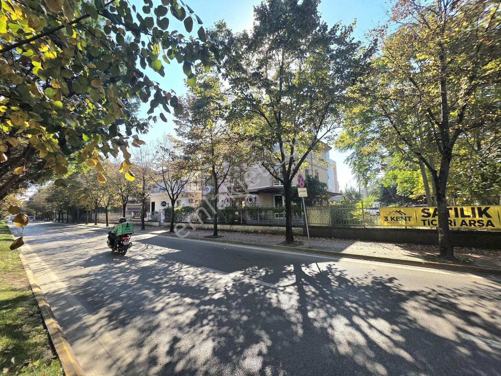 İzmit Körfez Mah. R.karacan Bulvarı 300 M² Satılık Ticari Arsa — fotoğraf 4
