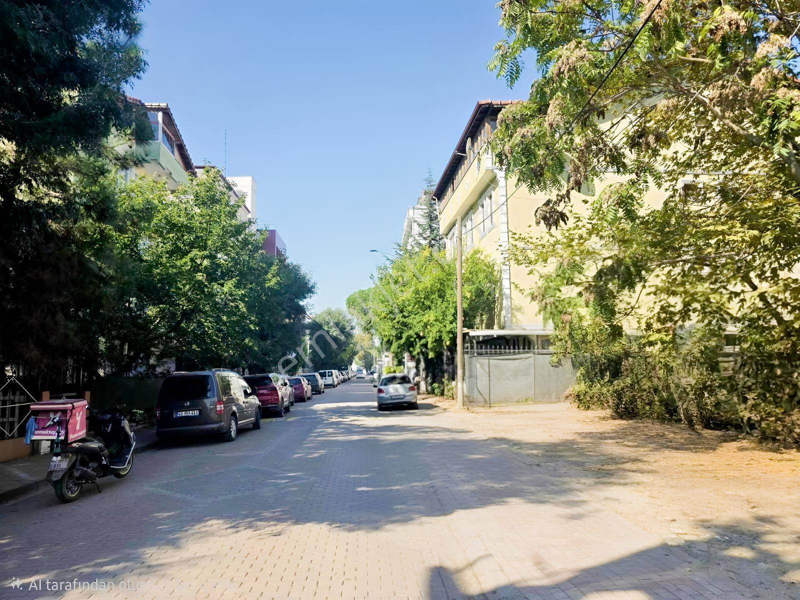 İzmit Körfez Mah. R.karacan Bulvarı 300 M² Satılık Ticari Arsa — fotoğraf 7