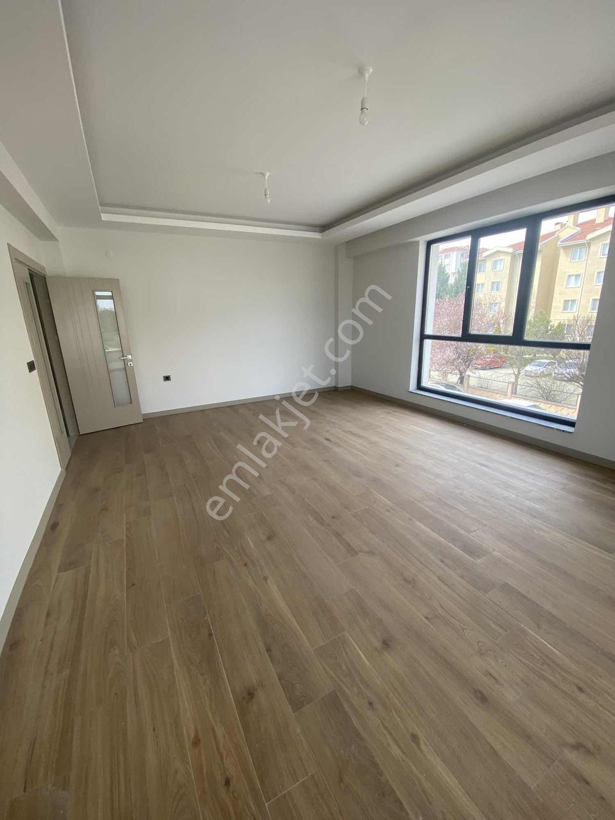 Batıkent Merkez Satılık 3+1 Lüx Daire — fotoğraf 13