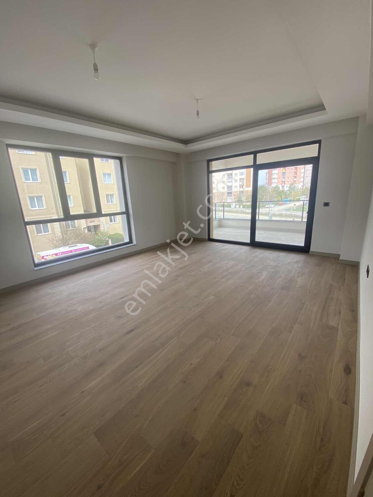 Batıkent Merkez Satılık 3+1 Lüx Daire — fotoğraf 14