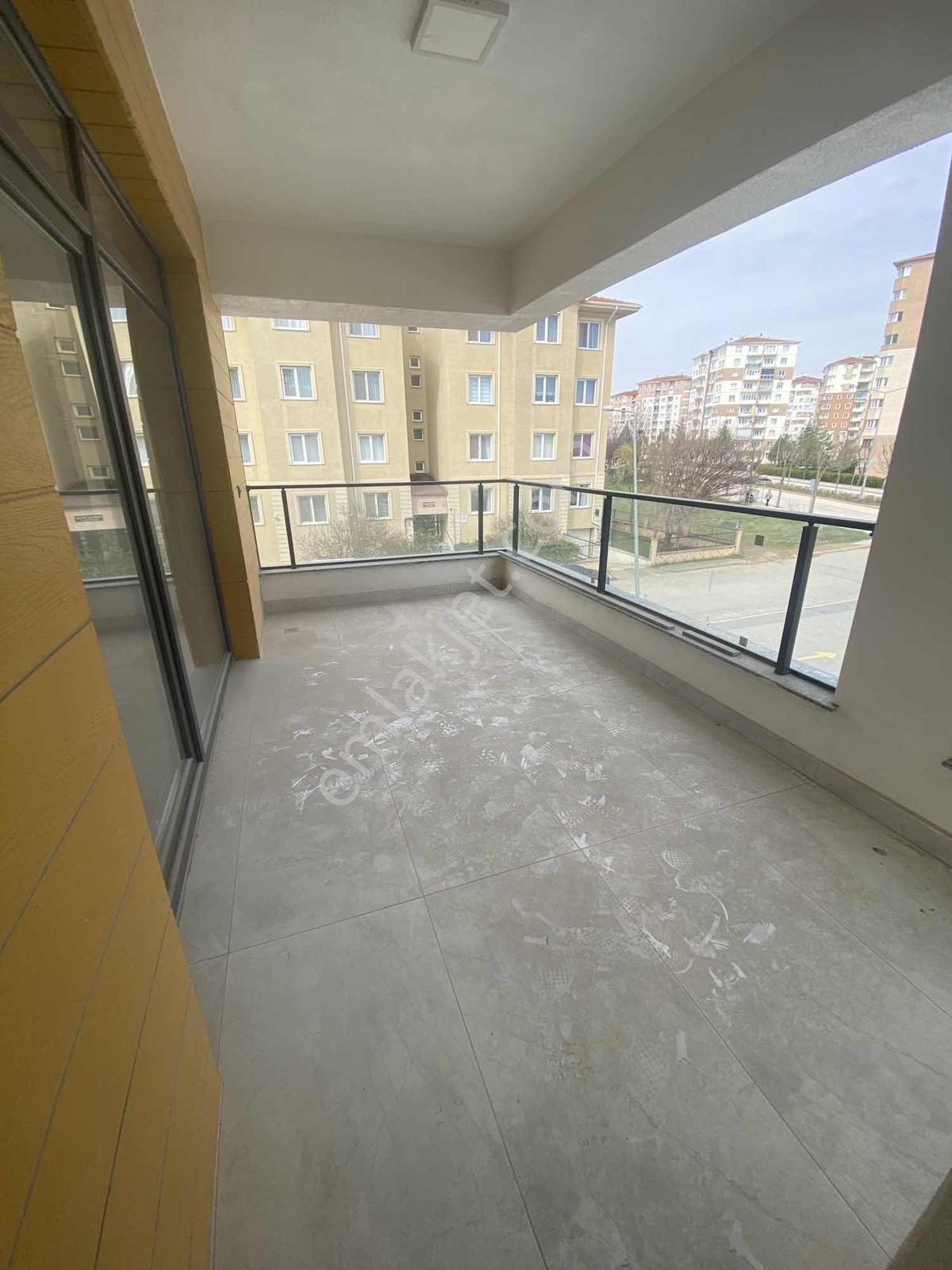 Batıkent Merkez Satılık 3+1 Lüx Daire — fotoğraf 18