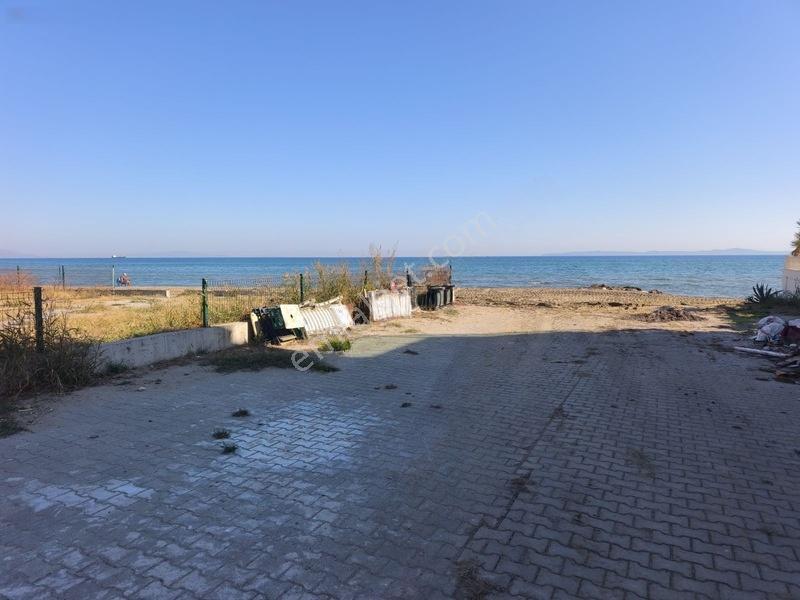 Duru Emlaktan Cumhuriyet Te Denize Çok Yakın Bahçeli Villa — fotoğraf 3