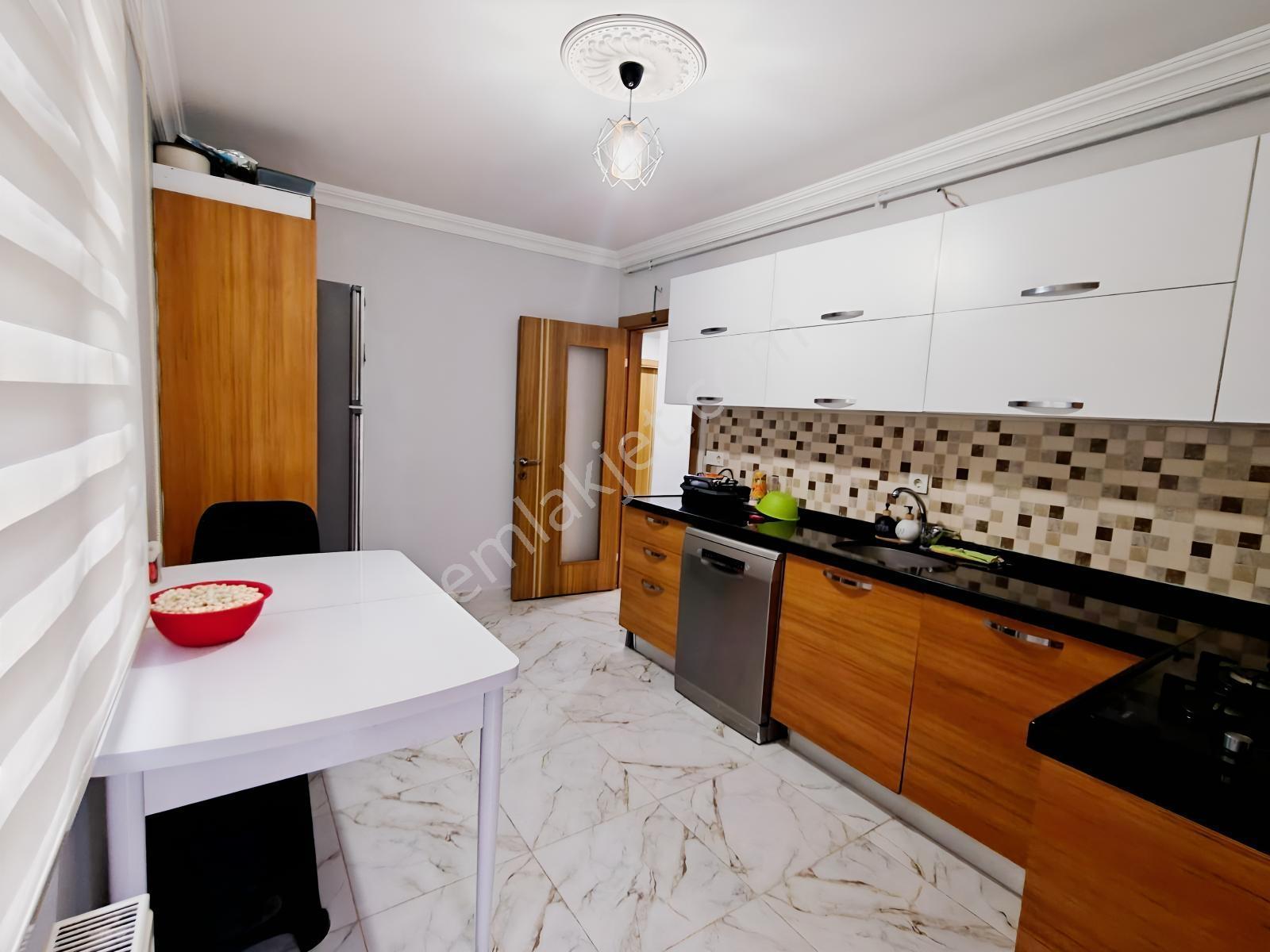 Çocuklu Ailelere Özel Avantaj! Altında Kreş Bulunan Geniş 3+1!! — fotoğraf 24
