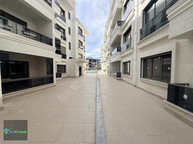 ▀jet'ten İkizçay'da Yüzme Havuzlu Kapalı Otoparklı Ultra Lüx 1+1 — fotoğraf 30