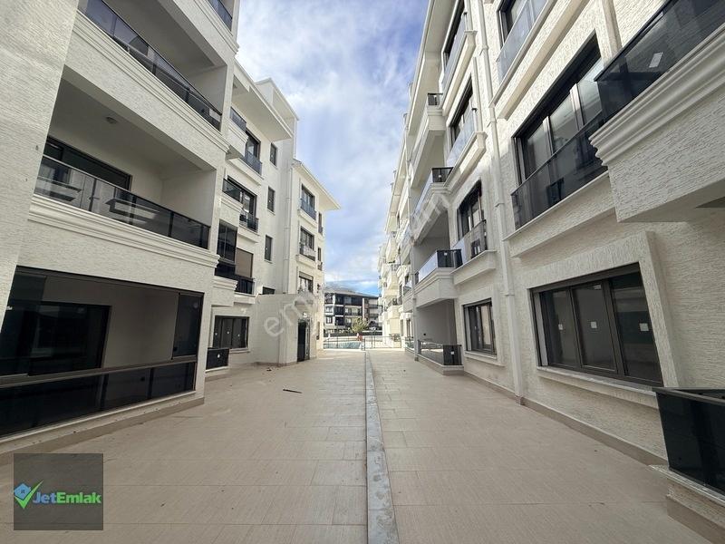 ▀jet'ten İkizçay'da Yüzme Havuzlu Kapalı Otoparklı Ultra Lüx 1+1 — fotoğraf 31