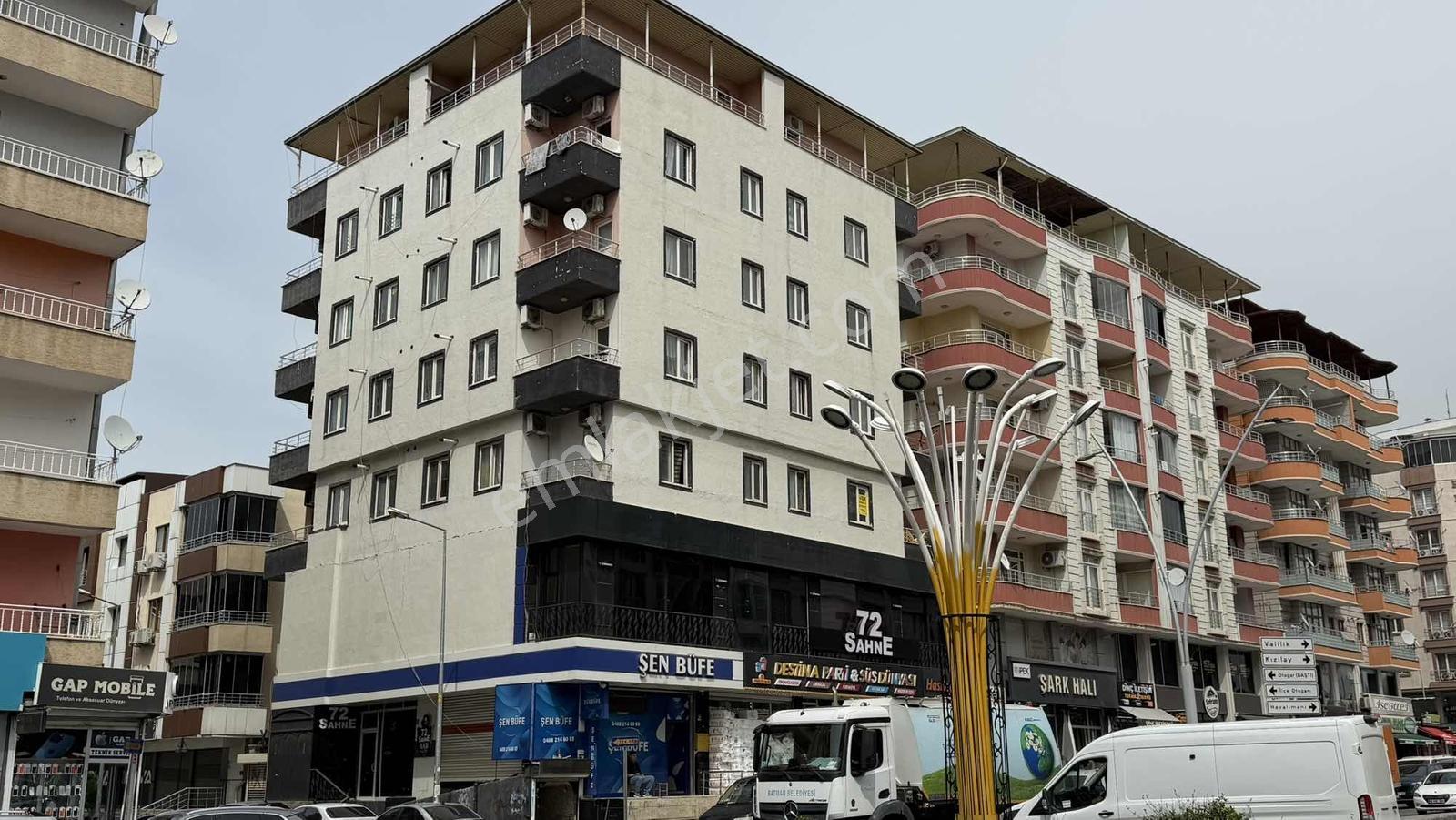 World Mar Kavşağında Satılık Eşyalı Daire