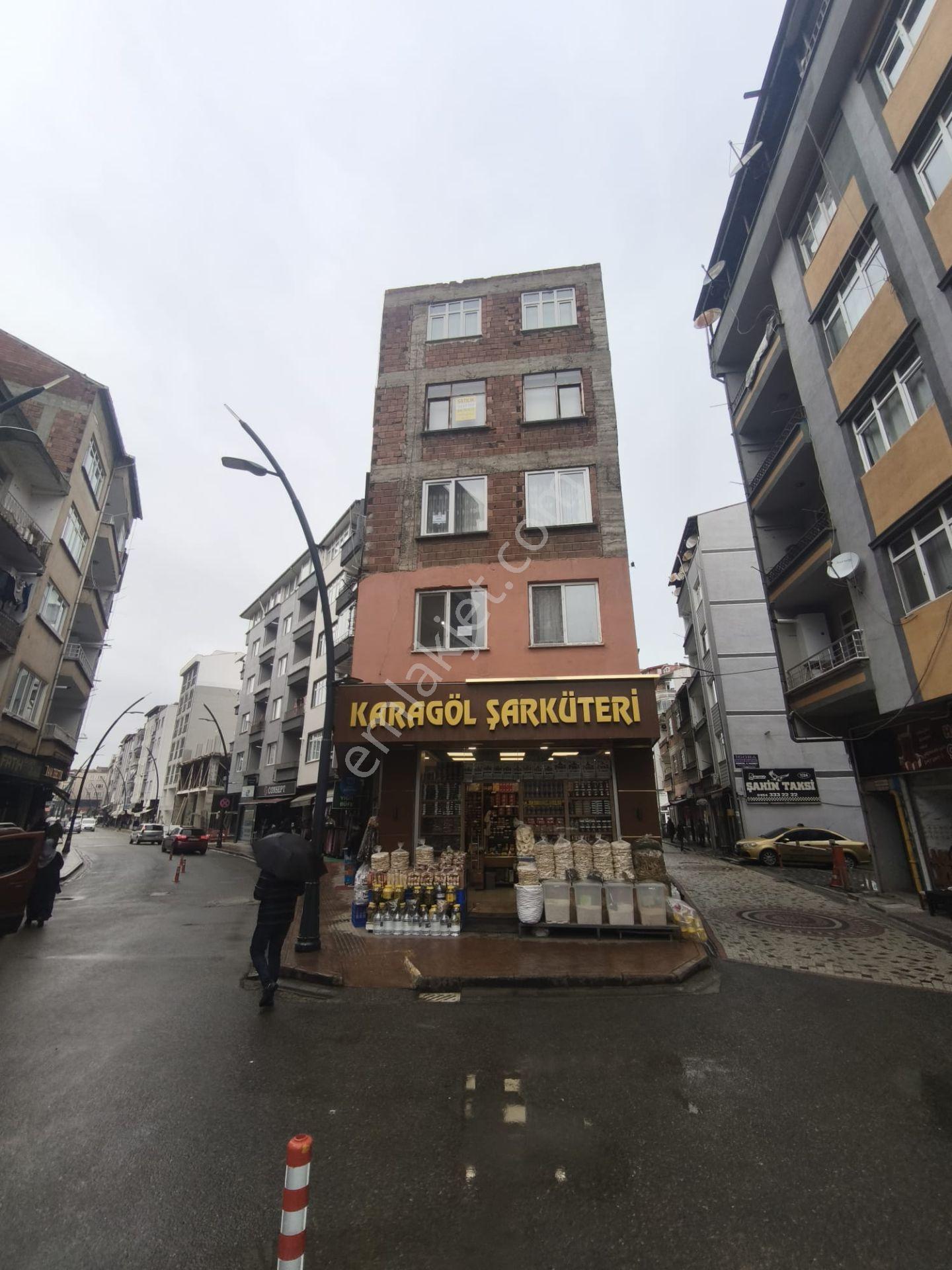 Bulancak'ta Merkezi Konumlu 3+1 Satılık Daire — fotoğraf 3