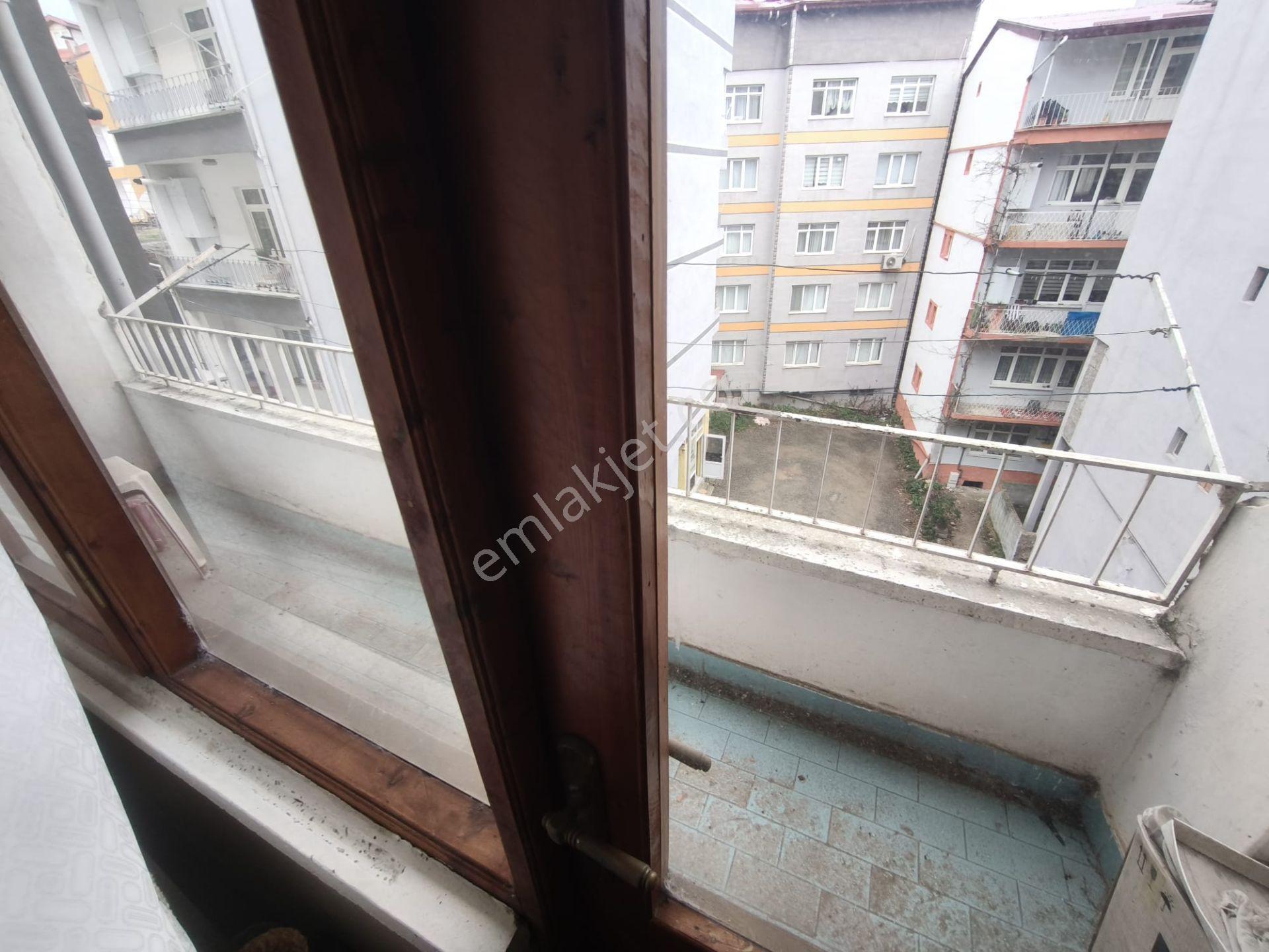 Bulancak'ta Merkezi Konumlu 3+1 Satılık Daire — fotoğraf 10