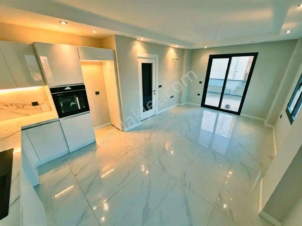 Uytundan Akçay-güre Arasında Havuzlu Ultralüks Sitede 1+1 Daire — fotoğraf 4