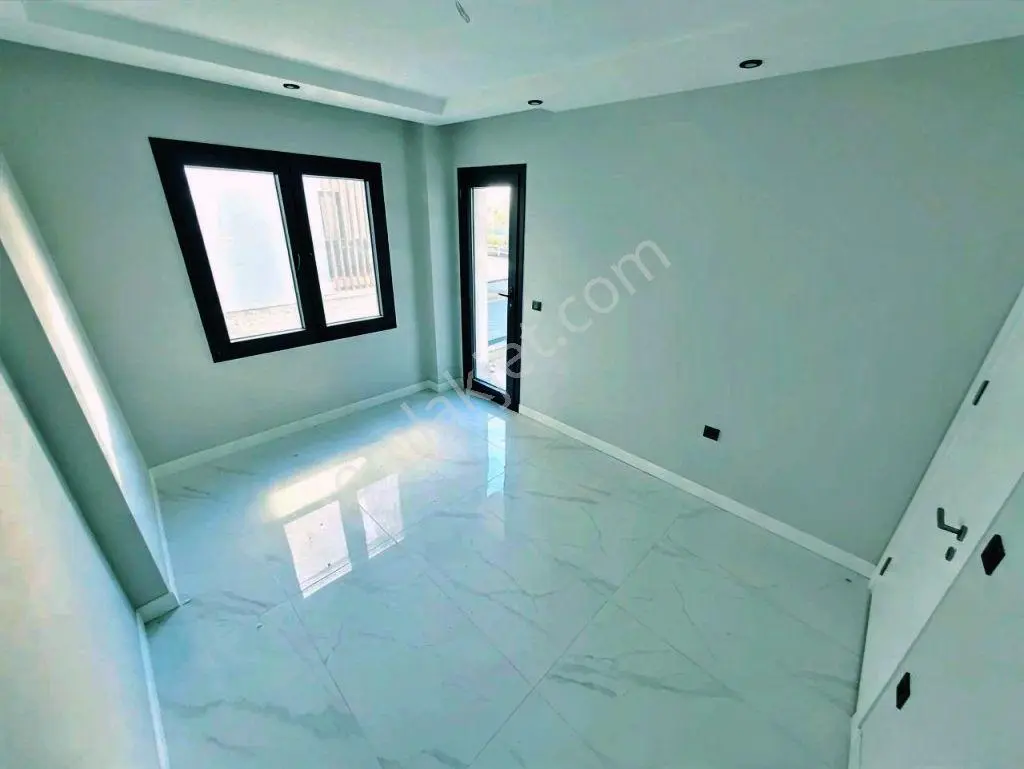 Uytundan Akçay-güre Arasında Havuzlu Ultralüks Sitede 1+1 Daire — fotoğraf 5