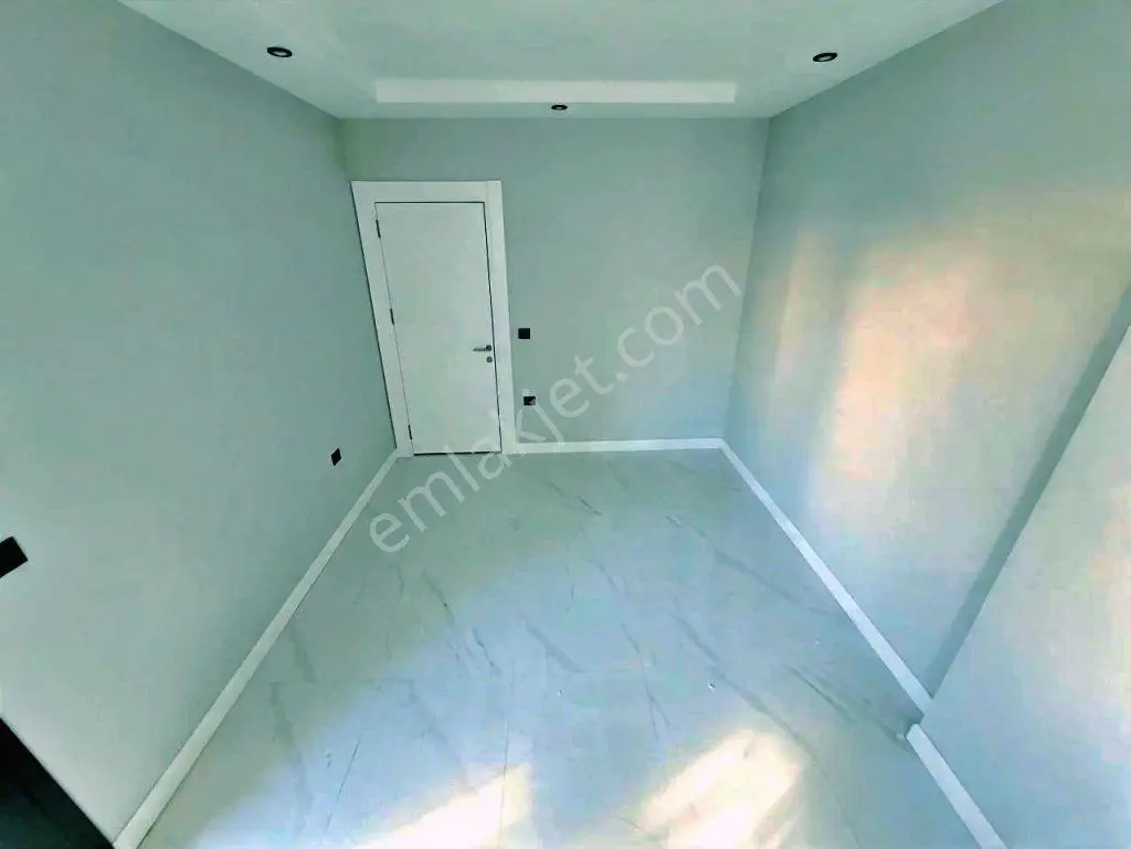 Uytundan Akçay-güre Arasında Havuzlu Ultralüks Sitede 1+1 Daire — fotoğraf 16