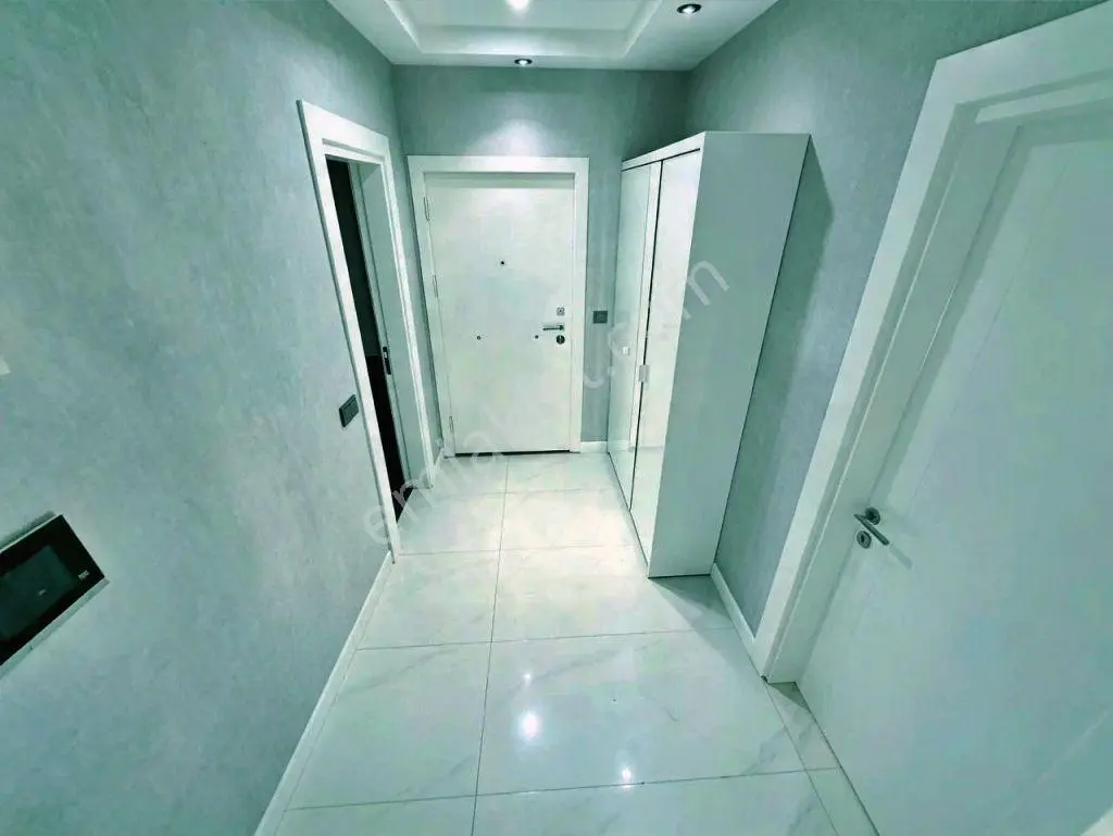 Uytundan Akçay-güre Arasında Havuzlu Ultralüks Sitede 1+1 Daire — fotoğraf 23