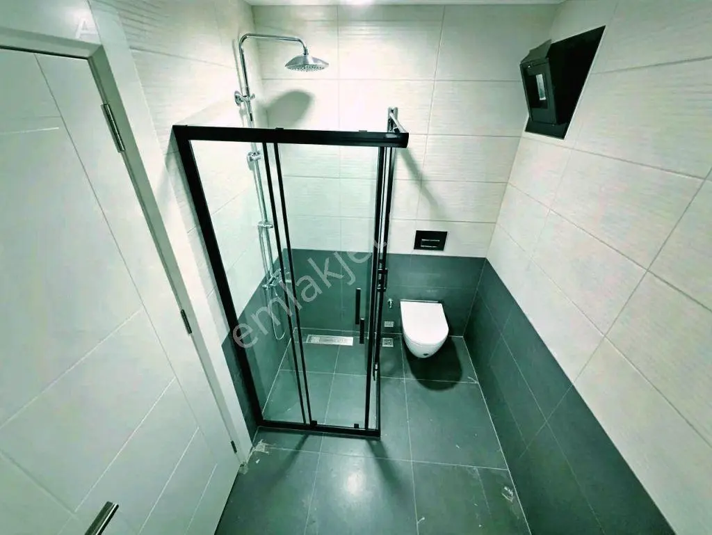 Uytundan Akçay-güre Arasında Havuzlu Ultralüks Sitede 1+1 Daire — fotoğraf 24