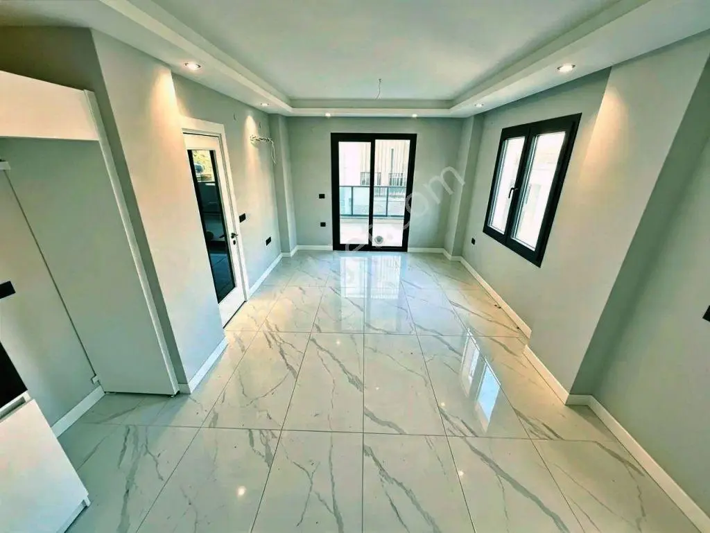 Uytundan Akçay-güre Arasında Havuzlu Ultralüks Sitede 1+1 Daire — fotoğraf 31