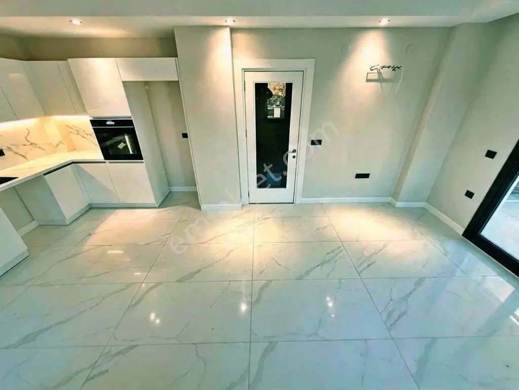 Uytundan Akçay-güre Arasında Havuzlu Ultralüks Sitede 1+1 Daire — fotoğraf 33
